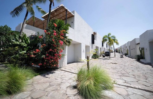 Munggu Villa | Ocean view 4 BR villa - 2 min walk to the beach