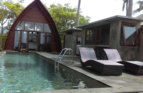 West Selemadeg House | Oceanfront Serenity & Balian surf break