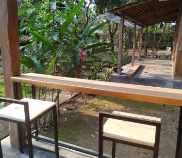 Borobudur House | omah kayu jagalan