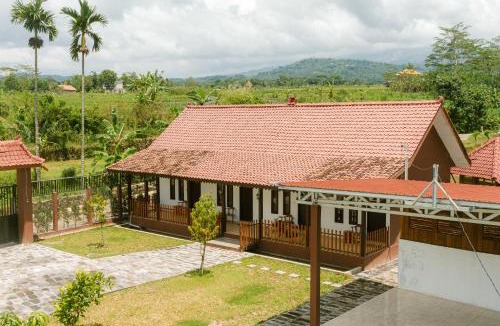 Banjarasri House | Omah Ulin
