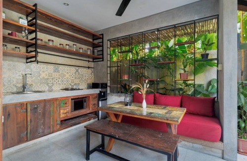 Kerobokan Villa | One Bedroom Private Villa in Central Seminyaknn