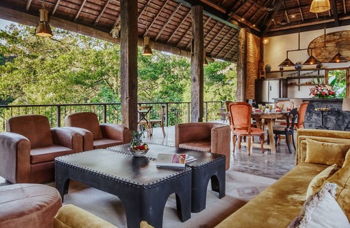 Kemenuh Villa | Open-Air Living Pool Ten Minutes to Ubud