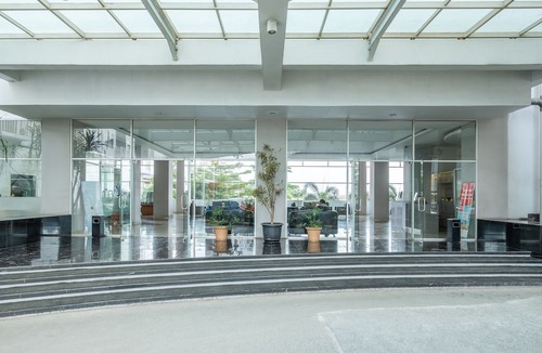 Cileunyi Hotel | OYO 1405 Easton Park Residence