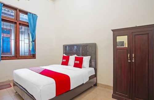 Metro Hotel | OYO 1804 Guest House Oema'h Opa