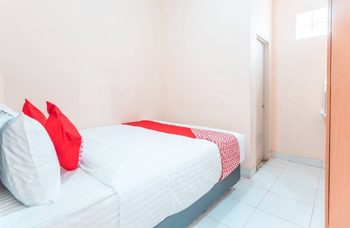 Depok Hotel | OYO 1841 Kathyrn Residence