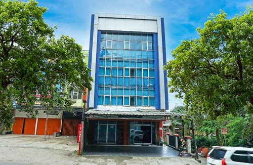 Sukarami Hotel | OYO 90390 Hotel Rd Premium