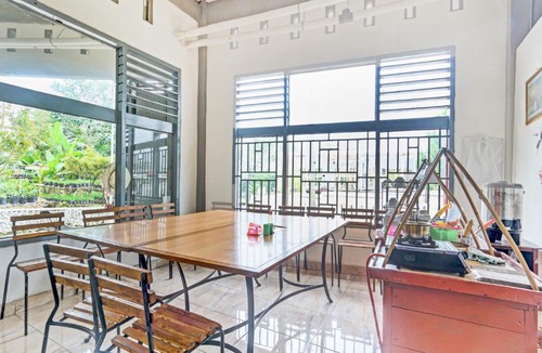 Wonosobo Hotel | OYO 90517 Homestay Wonosobo Asri