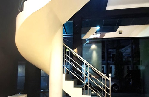 Kuningan Hotel | OYO 91327 Residence 38