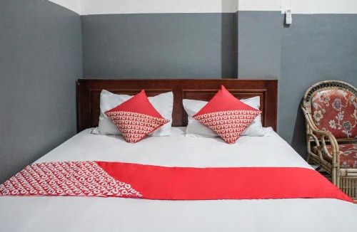 Waena Hotel | OYO 93117 Penginapan Tiga Dara