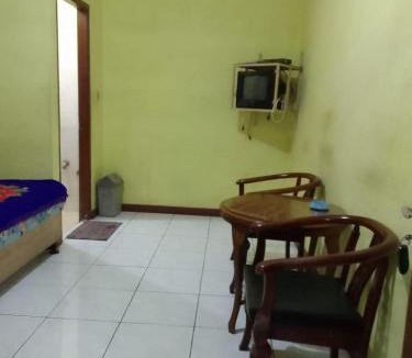 Cisarua Hotel | OYO 93146 Lamin Indah