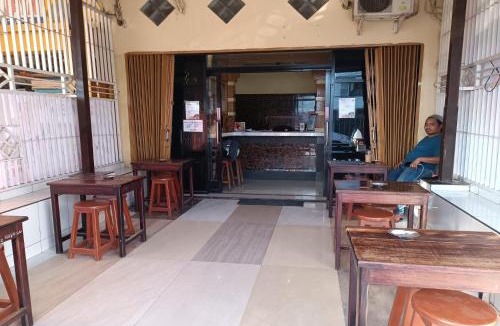 Sentani Hotel | OYO 93479 Hotel Jaguar Sentani