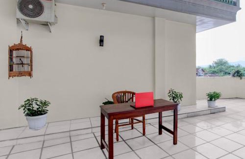 Magelang Hotel | OYO 95019 Jeppi Homestay