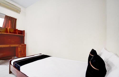 Siwalankerto Hotel | OYO 95041 Griya Indah Homestay