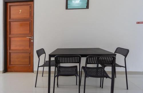Cipulir Hotel | OYO Life 2351 Kost Ciper