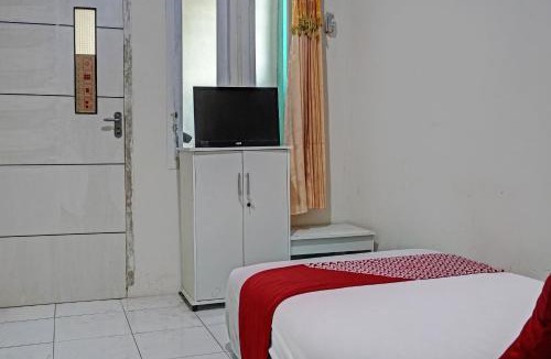 Karawang Timur Hotel | OYO Life 92684 Kost Mutiara Nirwana