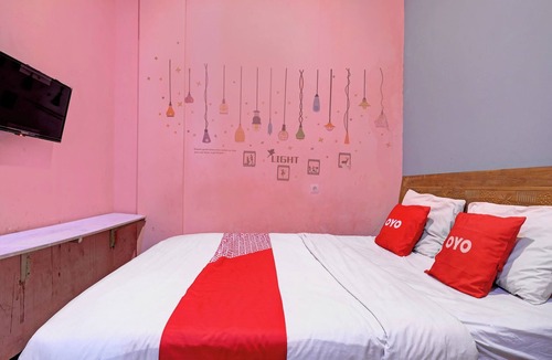 Semarang Hotel | OYO Life 92877 Hotel Rainbow 7296