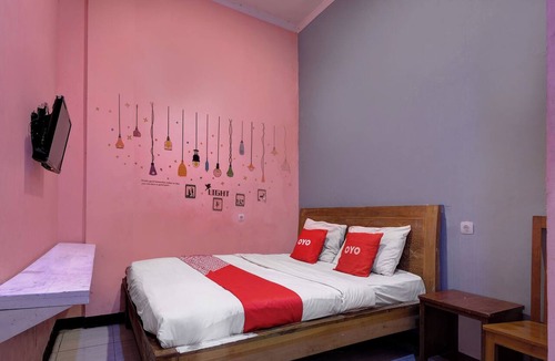 Semarang Hotel | OYO Life 92877 Hotel Rainbow 7296