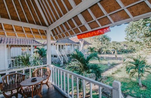 Mushroom Bay Hotel | Paluh Beach Huts