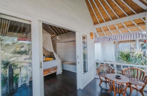 Mushroom Bay Hotel | Paluh Beach Huts