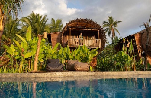 Peliatan Villa | Panoramic views of rice field Bee House Ubud