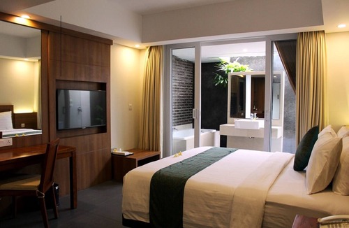 Batubelig Hotel | Paragon Hotel Seminyak