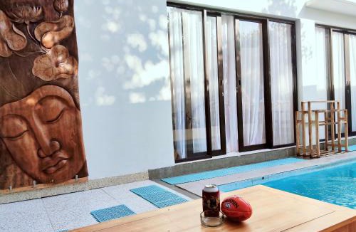 By Pass Ngurah Rai Villa | Peaceful Private 4 BR YY Bali Villa, Jimbaran Nusa Dua, In Central Kuta