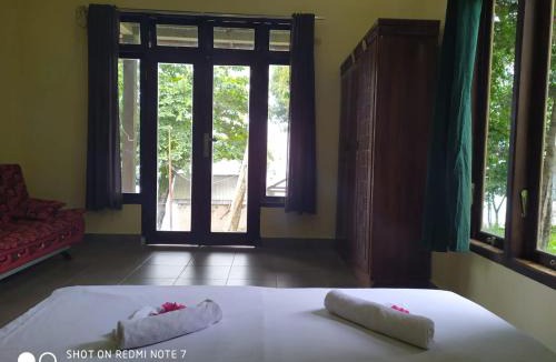 Iboih House | Pele's Place Coral Reef Bungalows & Café Maman