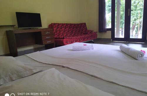 Iboih House | Pele's Place Coral Reef Bungalows & Café Maman
