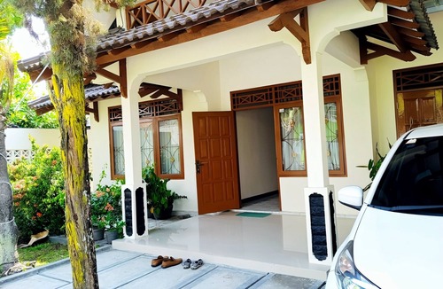 Prambanan Hostel | Penginapan Prambanan TRISAN