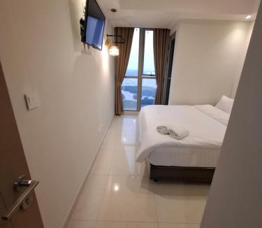 Pantai Indah Kapuk Apartment | PIK Gold coast Honolulu tower by Suitestay