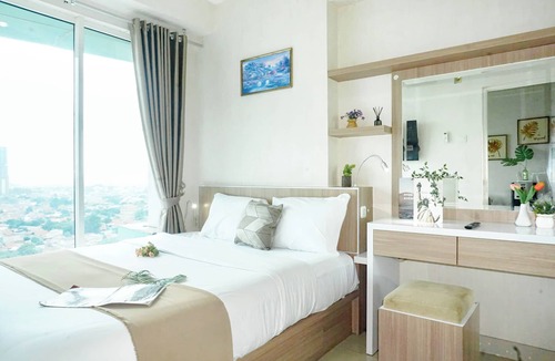 Pekayon Jaya Apartment | Pleasant And Relaxing 2Br Apartment Grand Kamala Lagoon