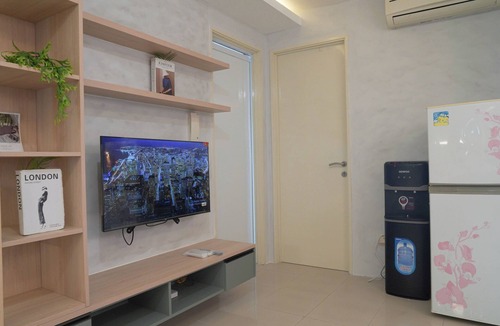 Jatinegara Apartment | Pleasant White 3Br At Bassura City Apartment