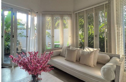 Nyuh Kuning Villa | Private 2BR in Bali with Kitchen, Open-Air Bathtub WiFI, Infinity Pool, Security