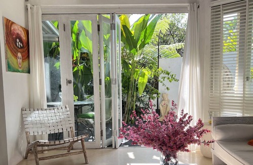 Nyuh Kuning Villa | Private 2BR in Bali with Kitchen, Open-Air Bathtub WiFI, Infinity Pool, Security