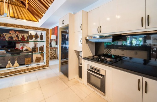 Berawa Villa | Private Pool Berawa Stay Walk to Finns