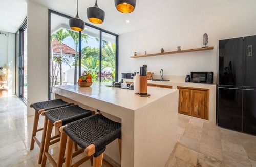 Babakan Villa | Private Pool Rooftop Sunset Space Three Suites