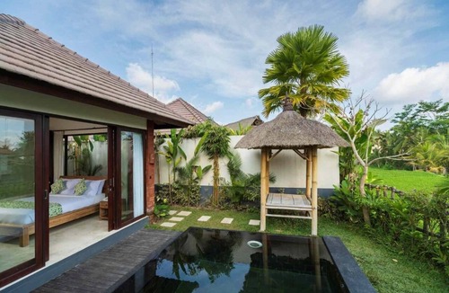 Kenderan Villa | Private Pool VIlla with gazebo overlooks the rice paddies