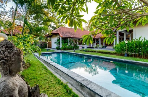Jimbaran Bay Villa | Private Pool Villa with Huge Garden!