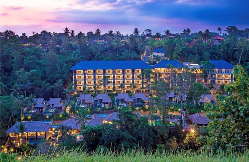 Sambahan Boat Rental | Private suite in Ubud, sleeps 2 people, surrounded by lush green surroundings