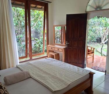 Pengosekan House | Puja Arsri Homestay