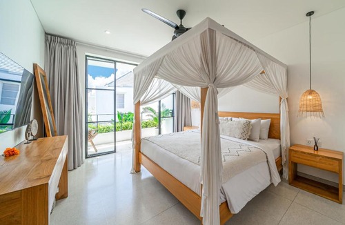 Berawa Villa | Puri Senang - Modern Pool Villa, 6 Mins to Berawa Beach & Finns