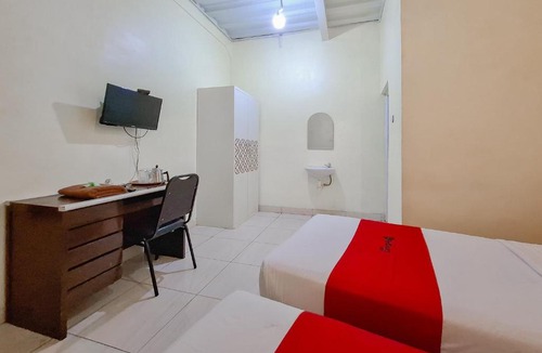 Salatiga Hotel | RedDoorz at Andongkoe 64 Salatiga
