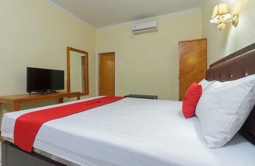 Manado City Centre Hotel | RedDoorz at Jalan Babepalar Rike Manado