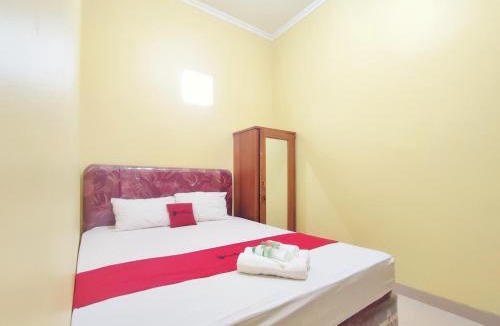 Semarang Hotel | RedDoorz at Mangga Residence near Exit Toll Banyumanik Semarang