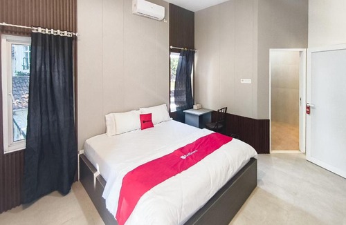 Tetebatu House | RedDoorz at Ruby Residence Tanjung Bunga Makassar