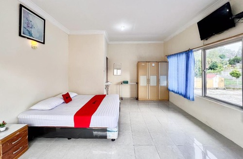 Berastagi Hotel | RedDoorz at Sopo Bona Berastagi