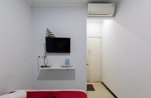 Cikokol Hotel | RedDoorz @ Garden Boulevard Citra Raya Tangerang