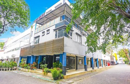 Cikarang Hotel | RedDoorz near City Walk Lippo Cikarang