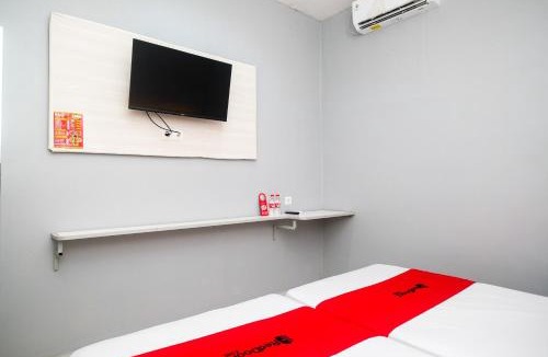 Batang Hotel | RedDoorz near Exit Tol Pekalongan
