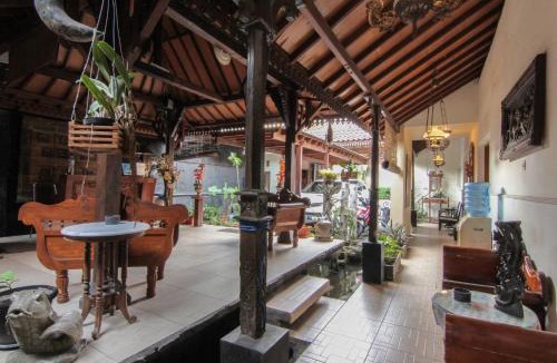 Yogyakarta House | RedDoorz near Galeria Mall 2